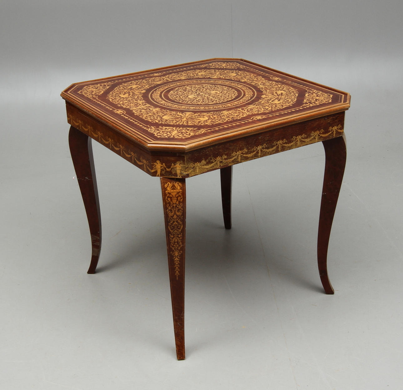 SPELBORD; med roulette och schack, Italien, 1900-tal.