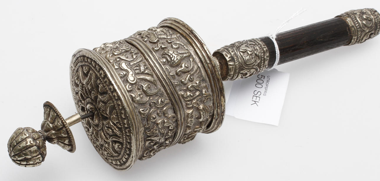 BÖNESNURRA, metall och trä.