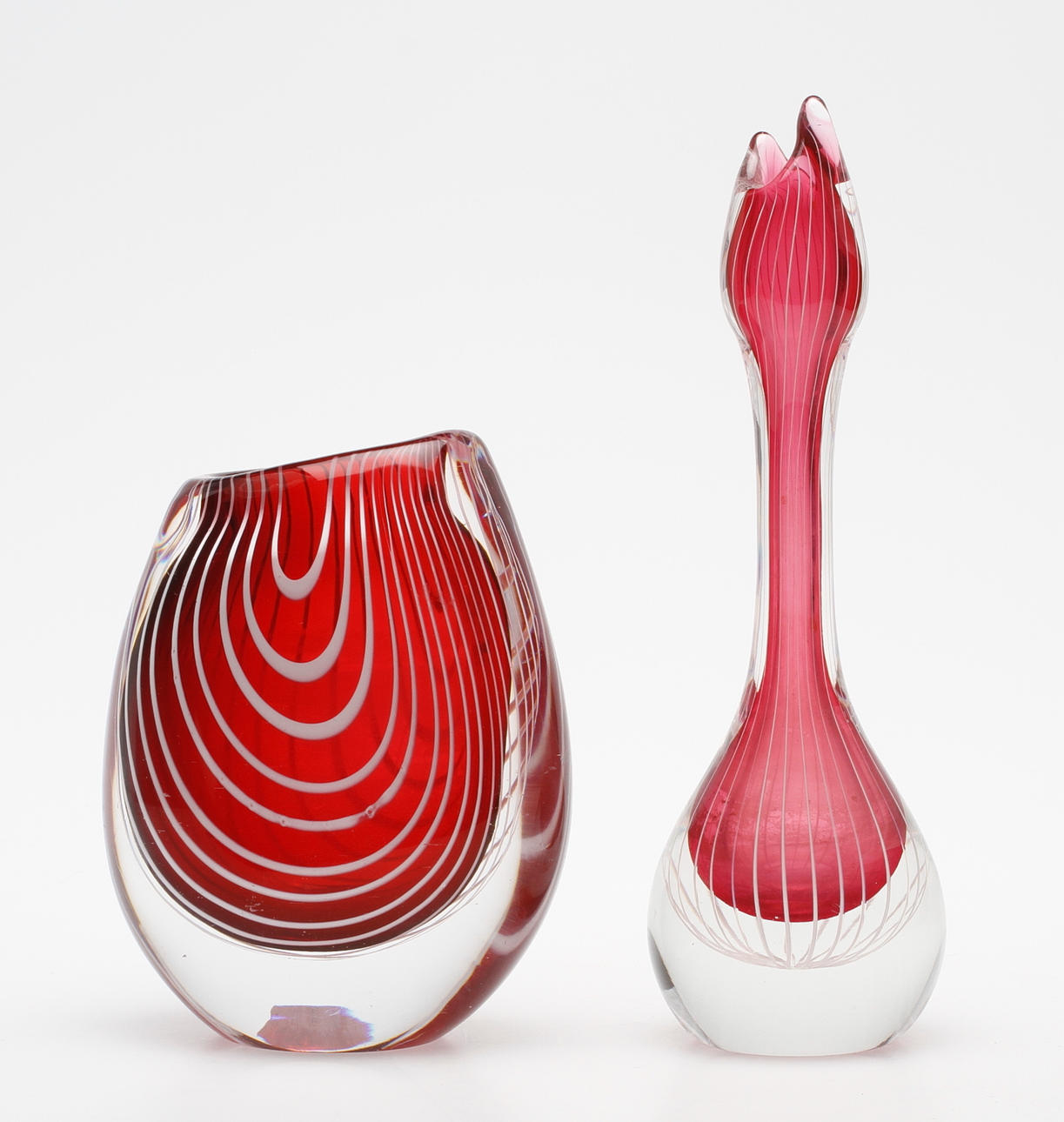 VASER, 2 st, glas, Orrefors samt "Zebra" Vicke Lindstrand, Kosta, sign.