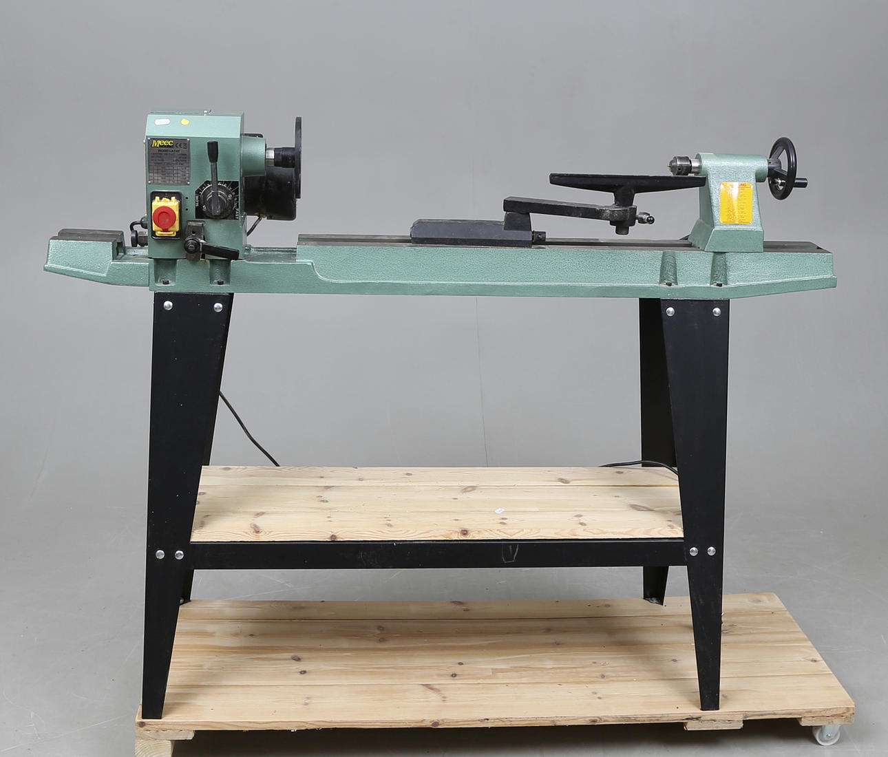 TRÄSVARV, Meec med tillbehör.