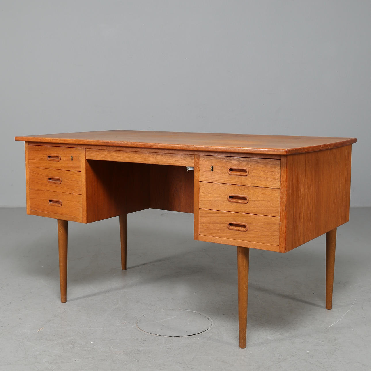 SKRIVBORD, 1900-talets mitt.