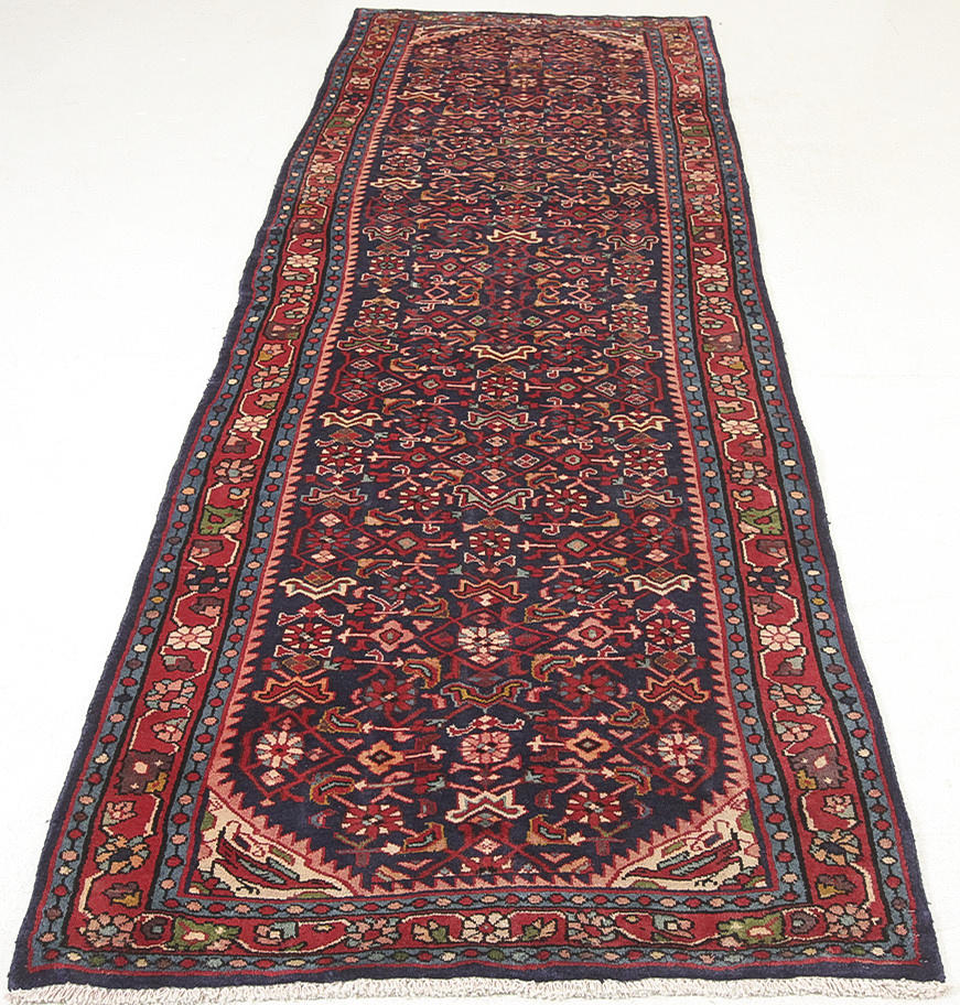 MATTA, Mahal, 335 x 110 cm.