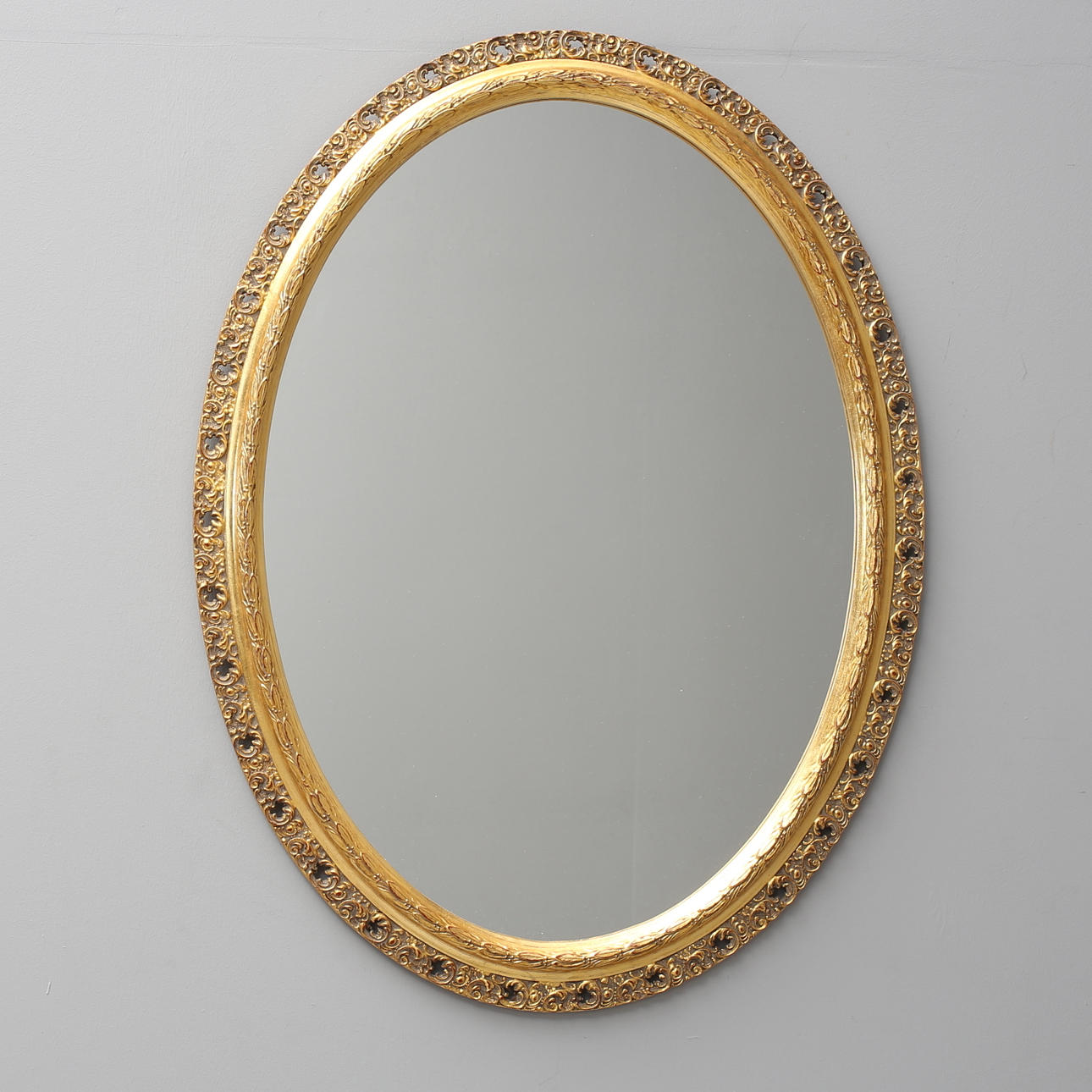 SPEGEL, oval, 1900-talets andra hälft.