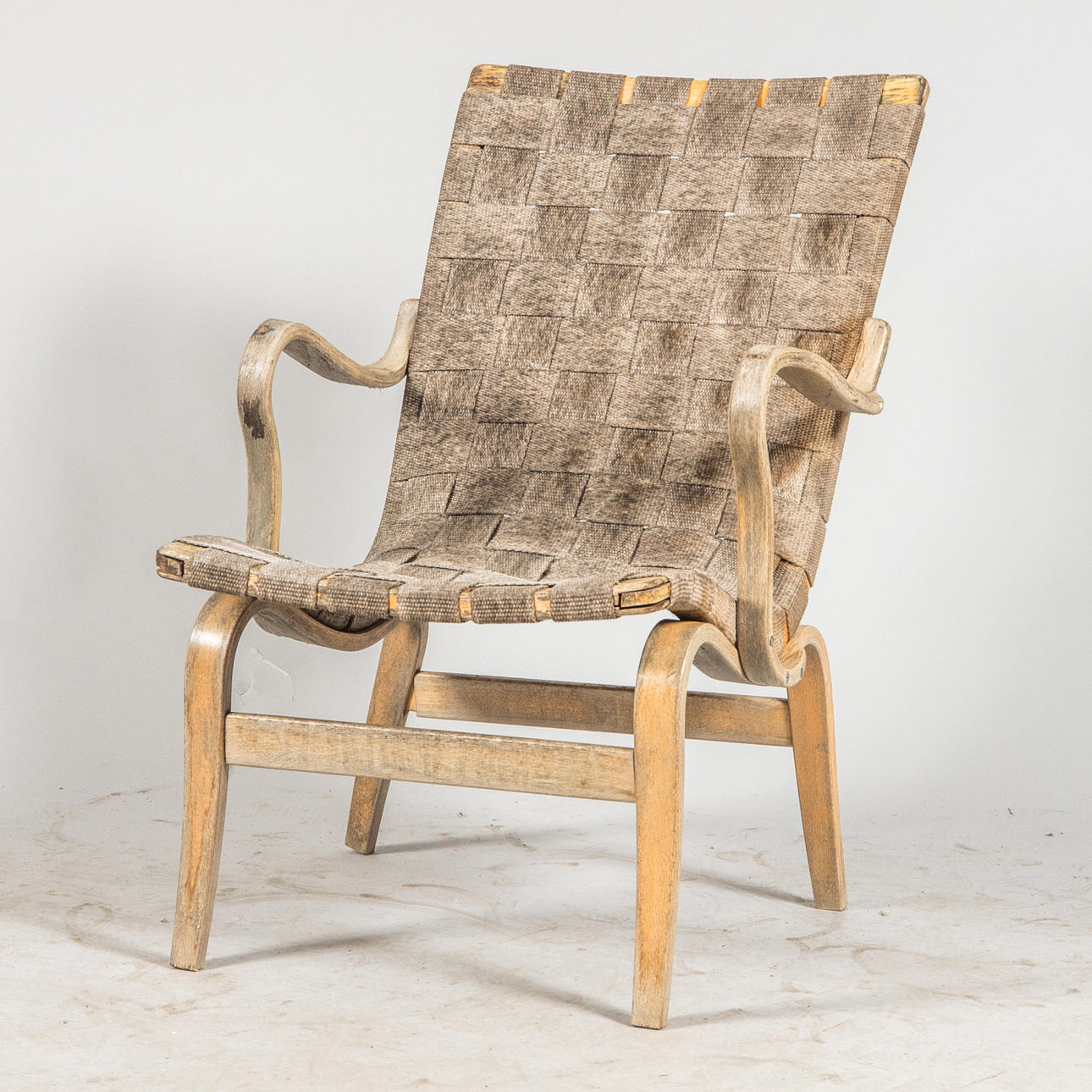 BRUNO MATHSSON. Fåtölj, "Eva", sadelgjord.