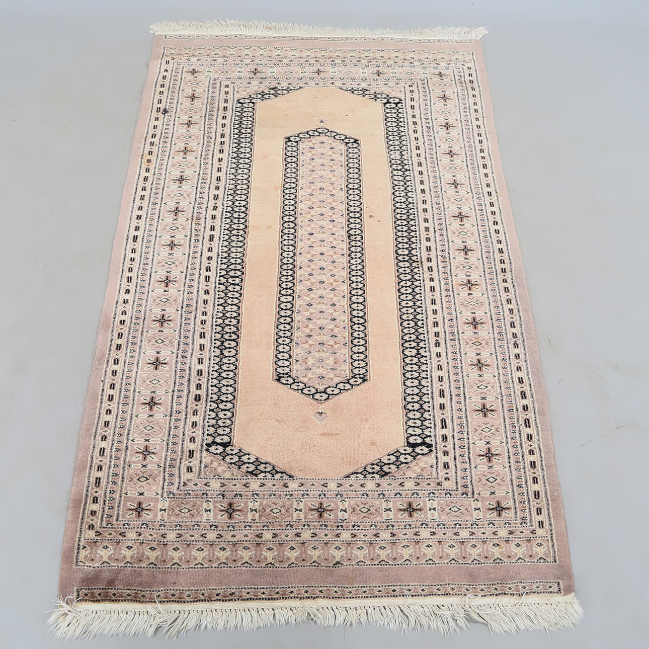 MATTA, ca 160x98 cm.