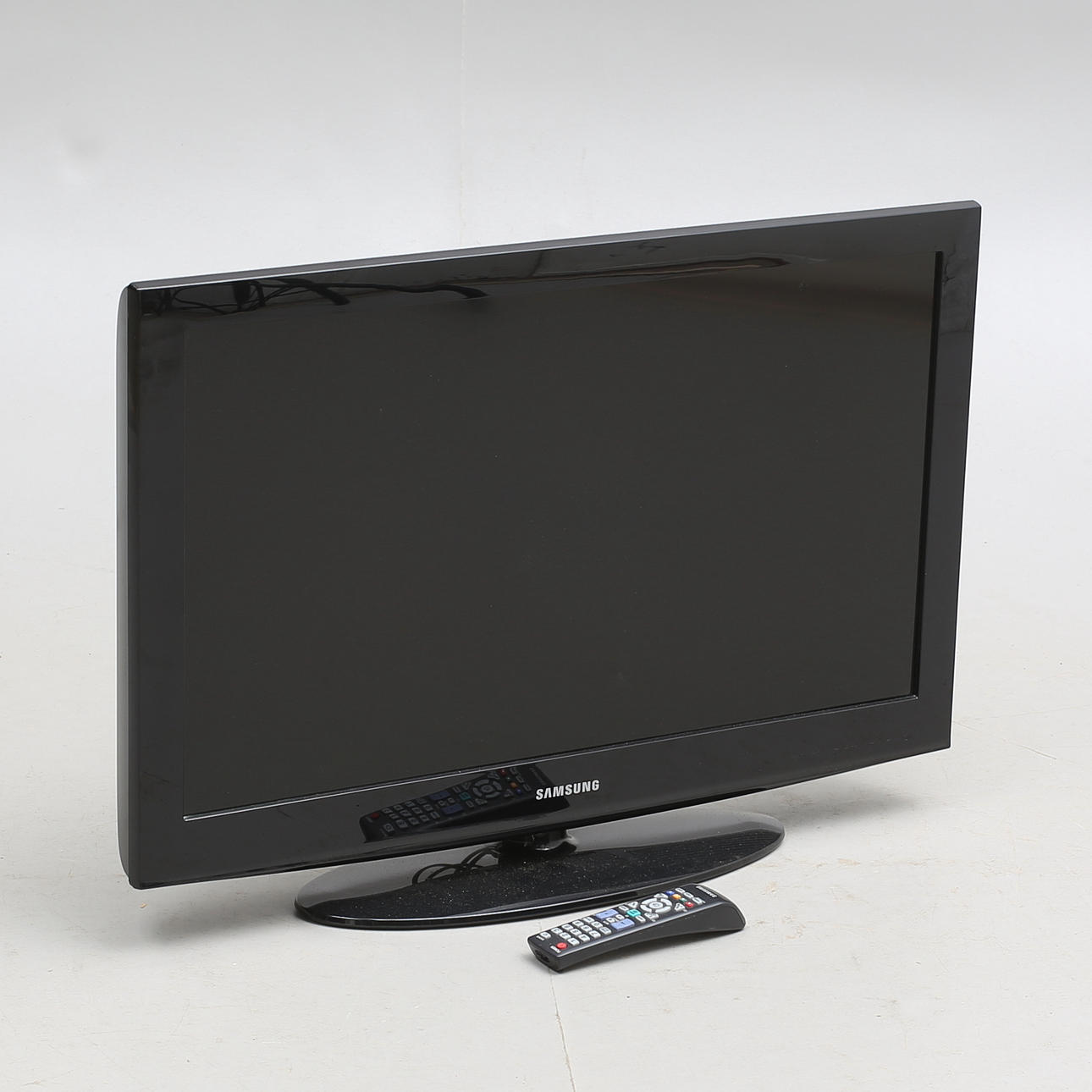 TV Samsung, 32" LCD.