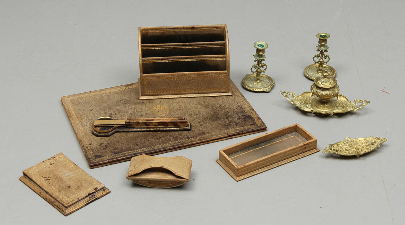 SKRIVBORDSUTENSILIER, 9 st, 1900-tal.