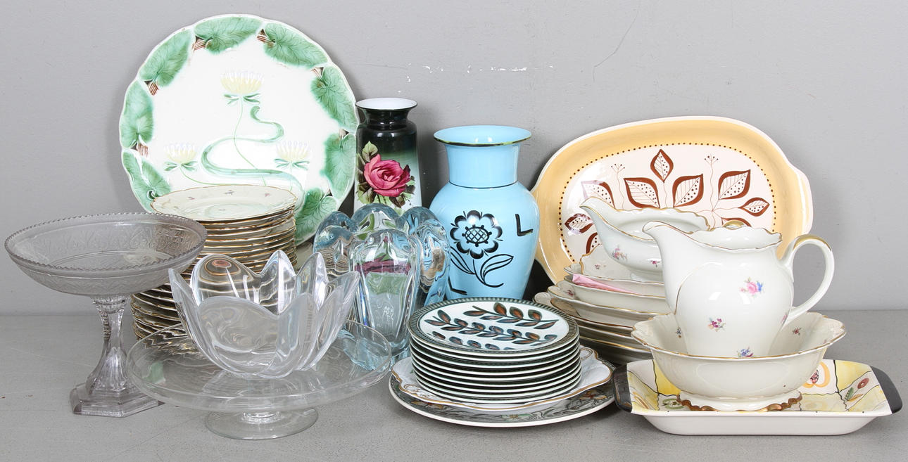 KERAMIK och GLAS, bl.a. Hackefors, Orrefors, 1900-tal.