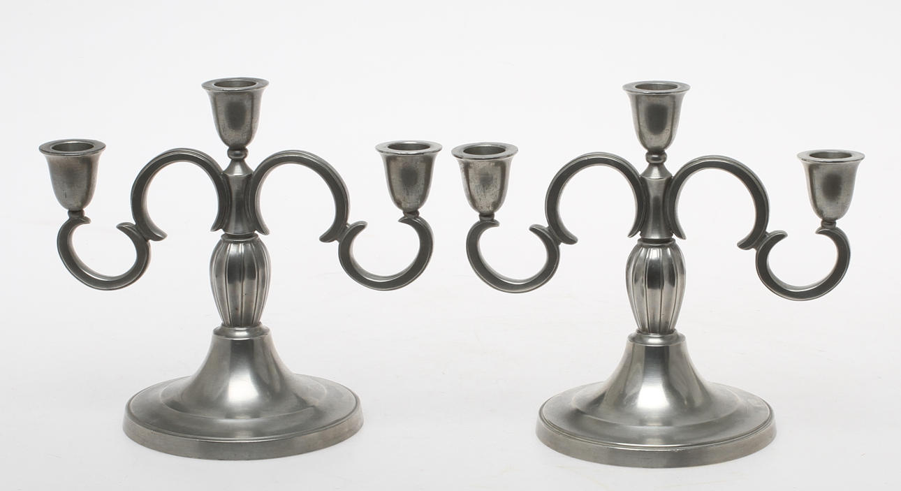 KANDELABRAR, 1 par, tenn, GAB Stockholm 1937.