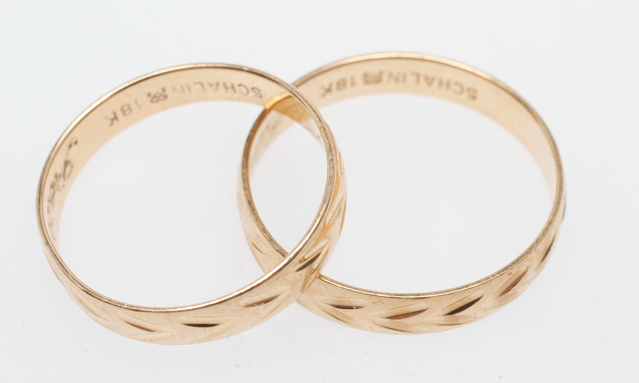 RINGAR, 2 st, 18k guld, vikt ca 3,5 gr.