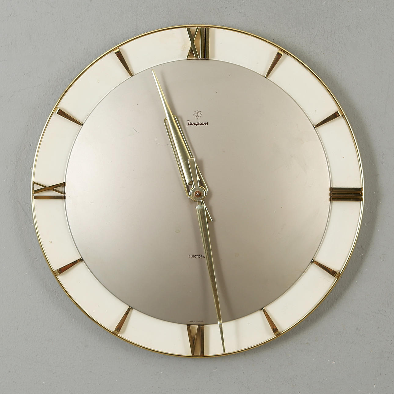 VÄGGUR, batteriverk, Junghans Electora, 1900-tal.