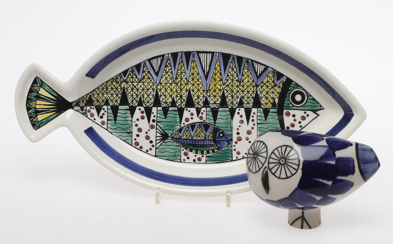 FISKFAT, keramik, Jie Gantofta samt FIGURIN, keramik, Inger Persson Rörstrand.