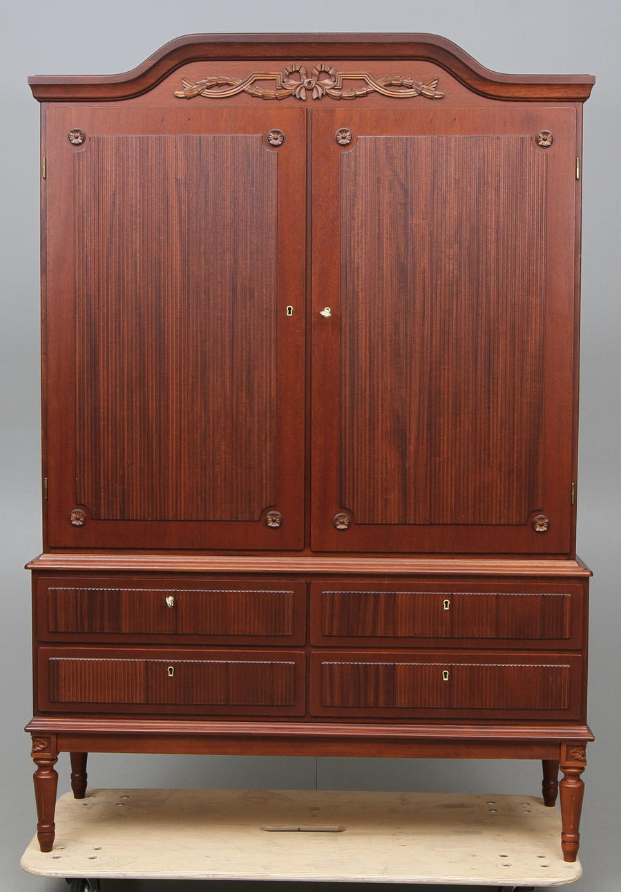 MATSALSSKÅP, Gustaviansk-stil, 1900-talets andra hälft.