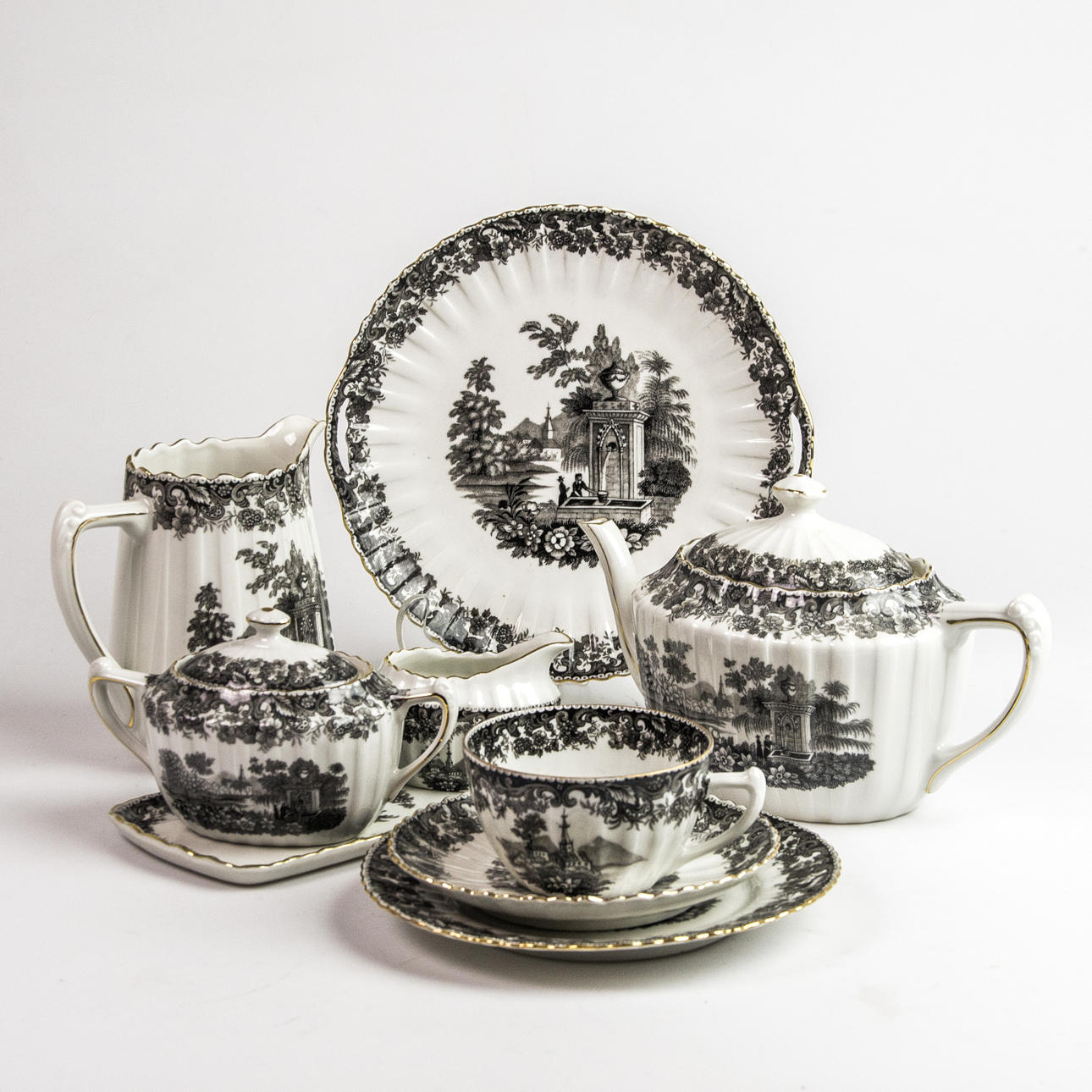 TEESET, 39-teilig, "Alt England", Roßlau.