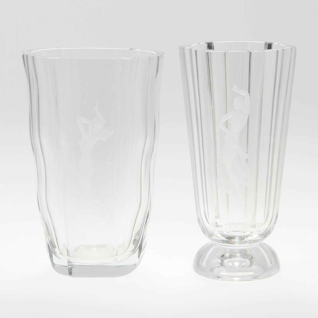 VASER, 2 st, glas, Orrefors, Edvin Öhrström, Vicke Lindstrand.