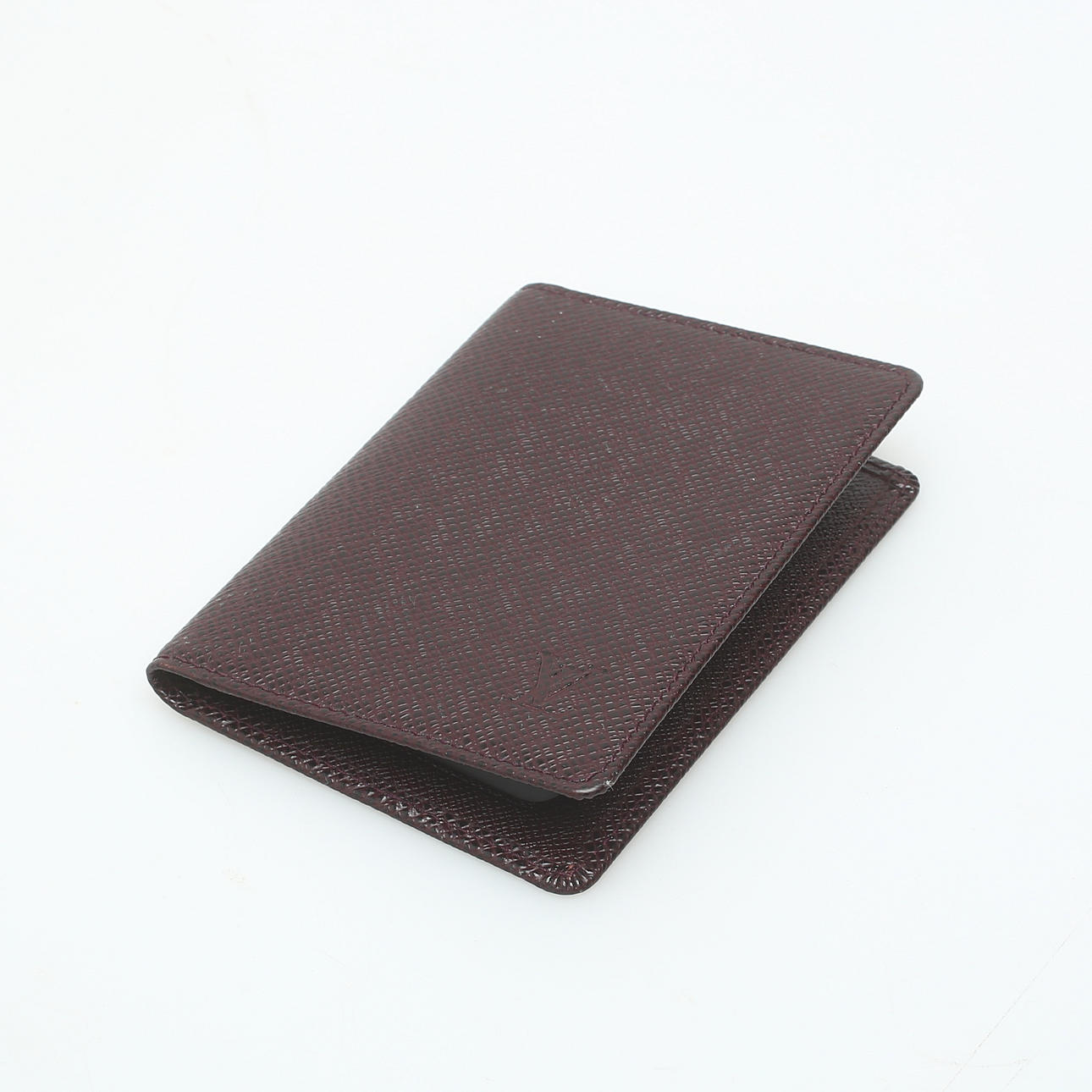 LOUIS VUITTON. PASSBUCH/PASSHÜLLE, Taiga-Leder.