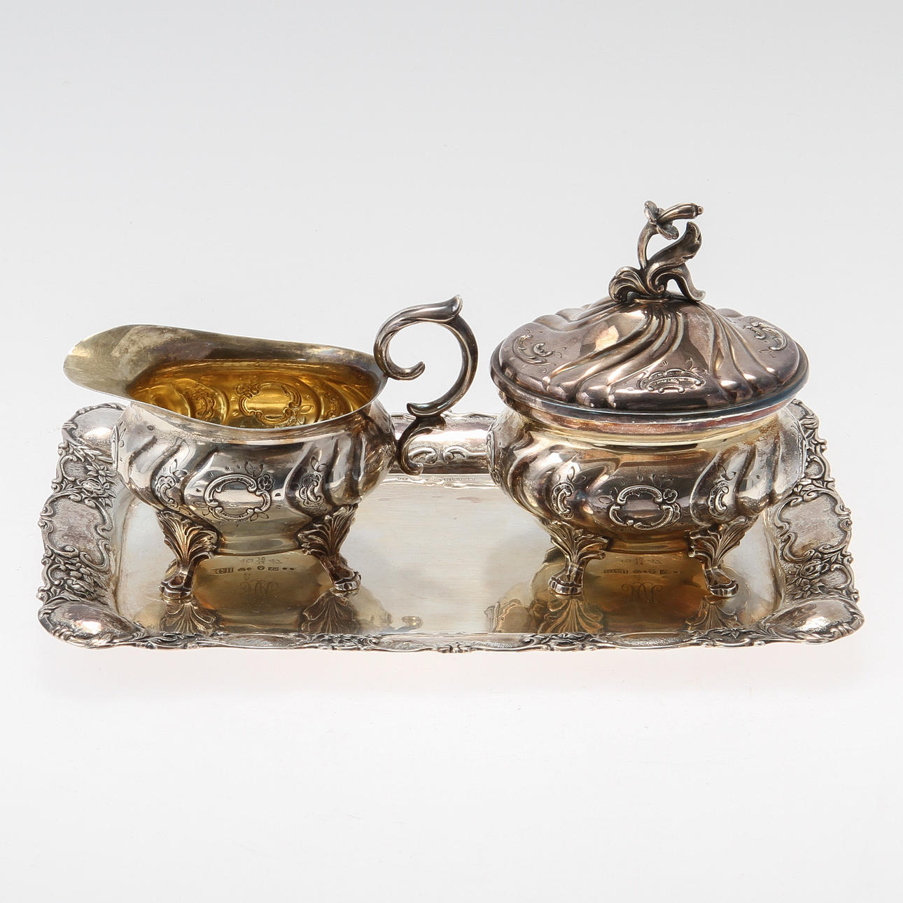 BRICKA, SOCKERSKÅL SAMT GRÄDDSNIPA, 3 delar, silver. 550 gram.