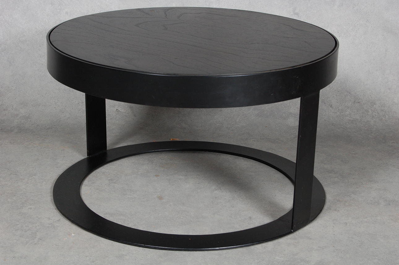 BORD, med underrede av järn.