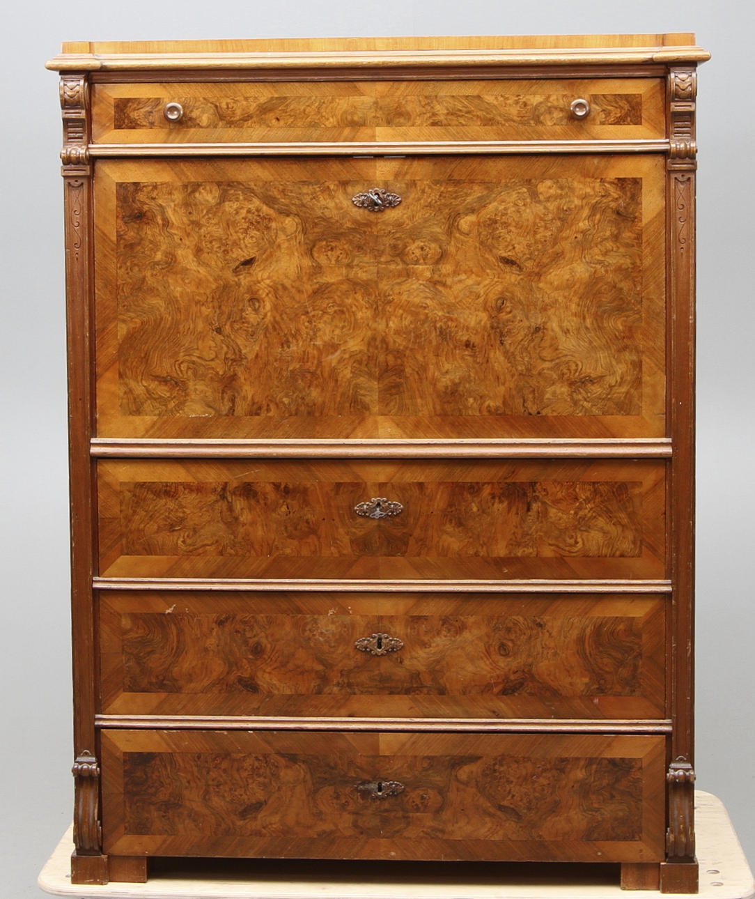 CHIFFONJÉ 1800-talets slut.