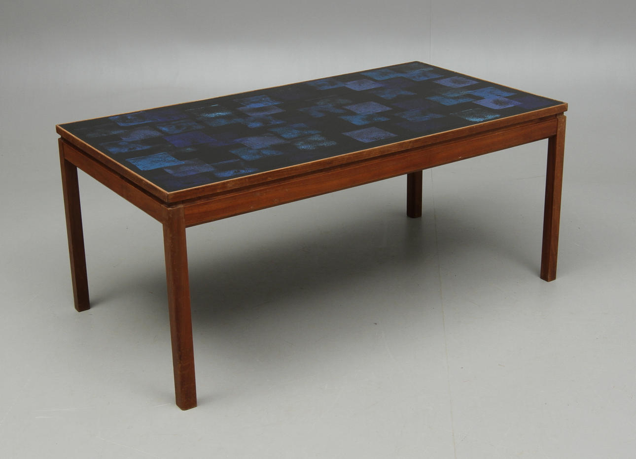 SOFA TABLE, enamel top, design Yngvar Sandström, Säffle Möbelfabrik.