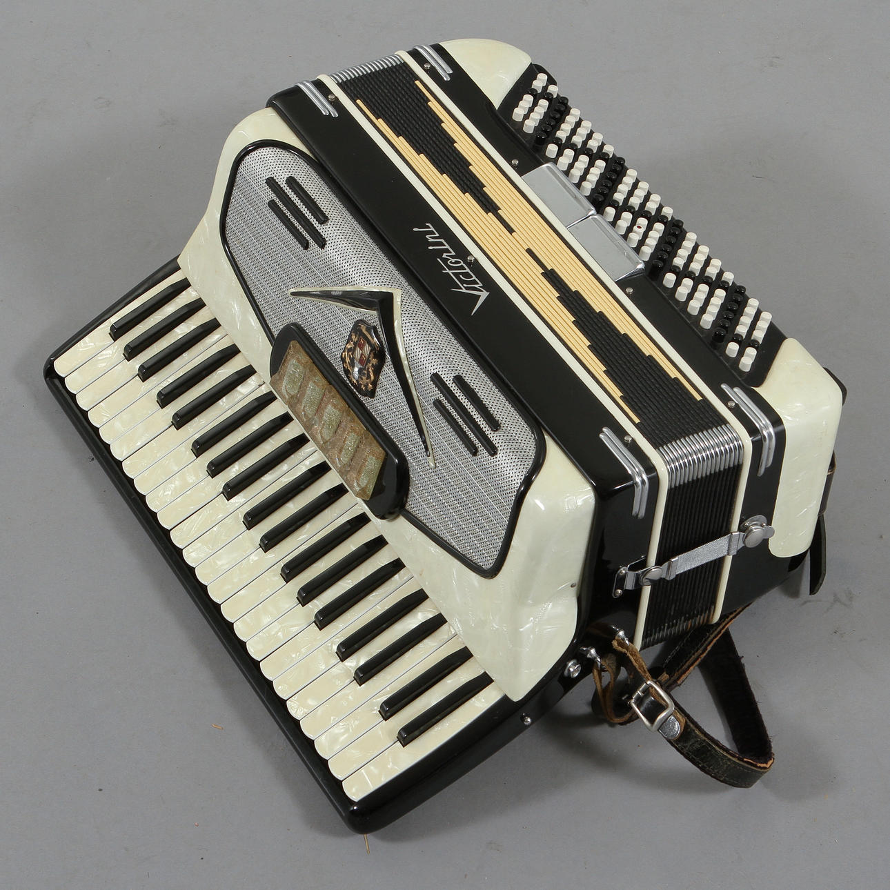 DRAGSPEL, Victorini.