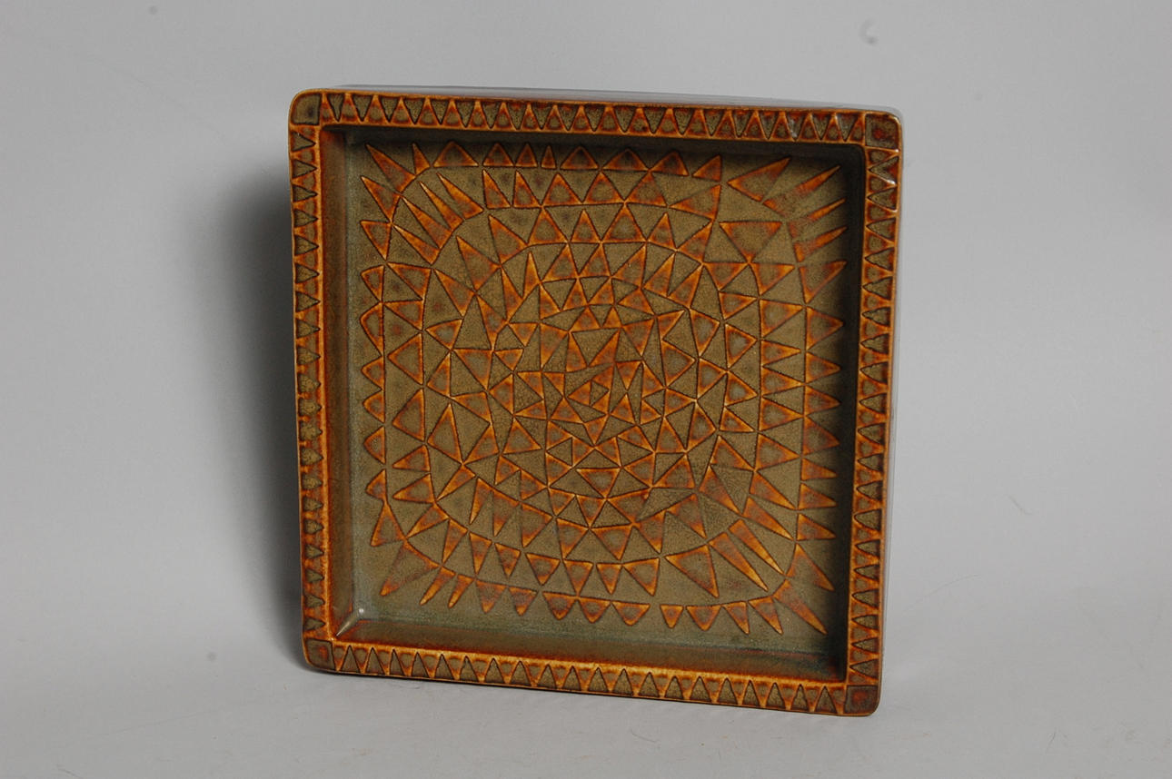 STIG LINDBERG. fat, keramik, "Domino".