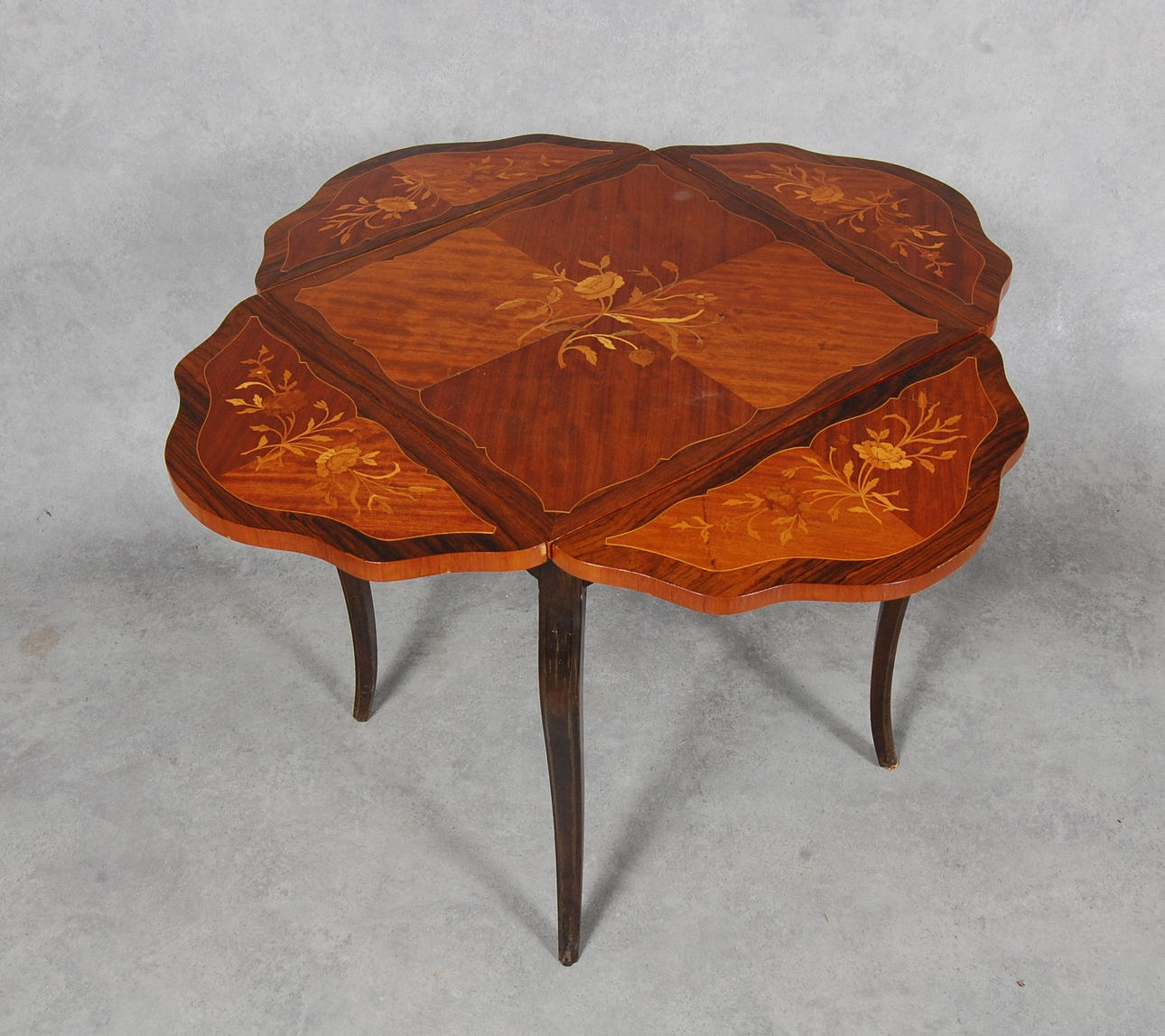 BORD, med intarsia, rokokostil, 1900-tal.