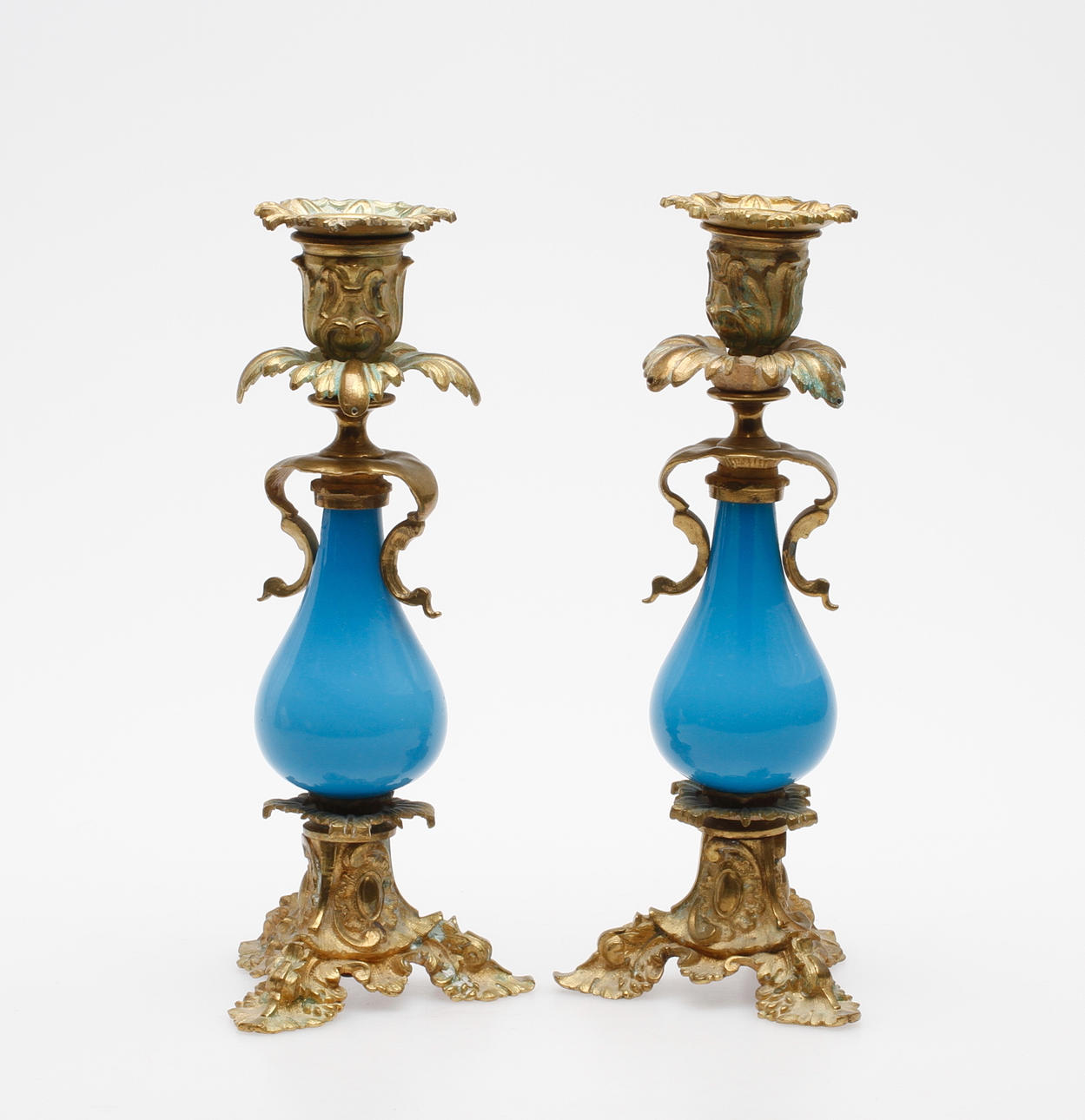 LJUSSTAKAR, ett par, Louis XV-stil, sent 1800-tal.