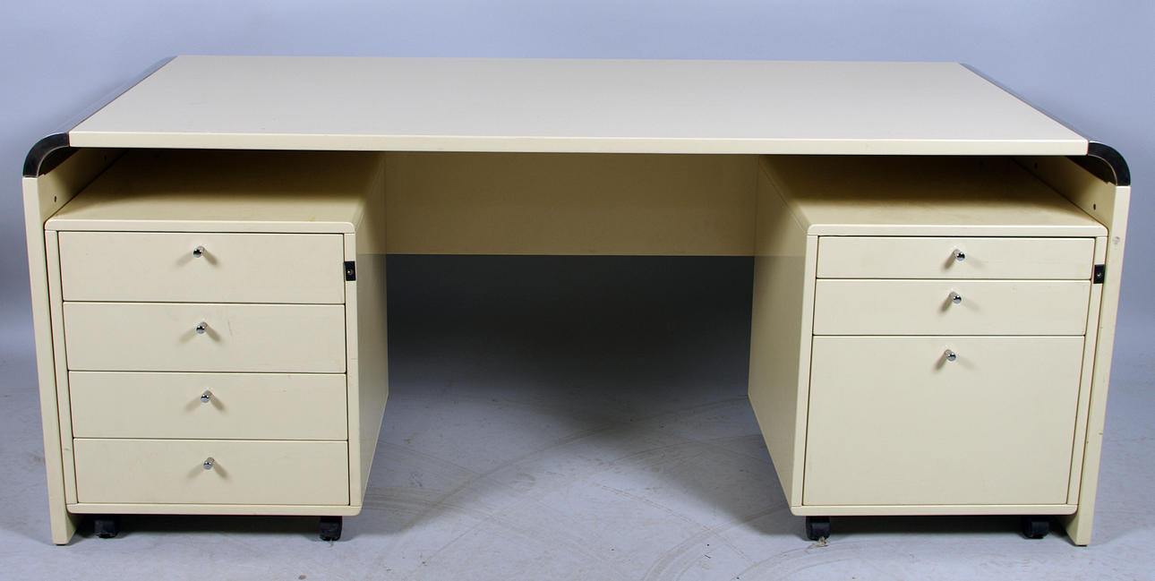 SKRIVBORD, SKRIVBORDSSTOL SAMT 2 STOLAR, Saporiti, Italien.