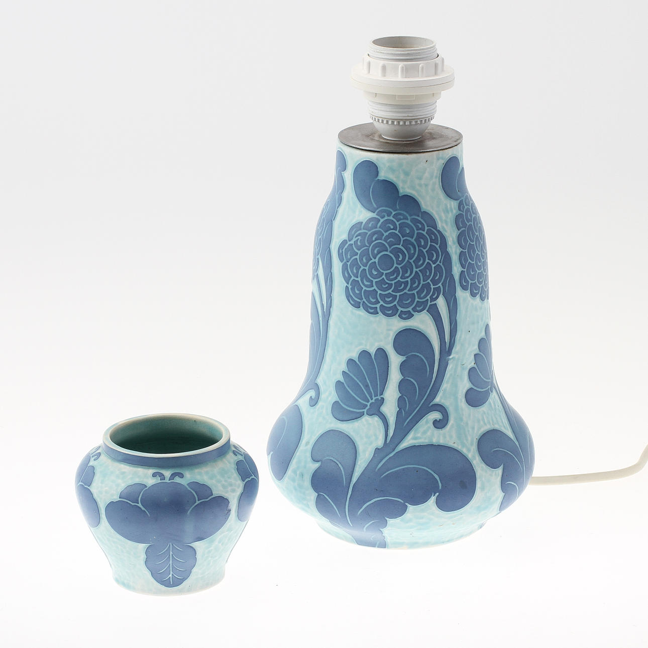 BORDSLAMPA SAMT VAS, "Sgrafitto" Josef Ekberg, Gustavsberg.