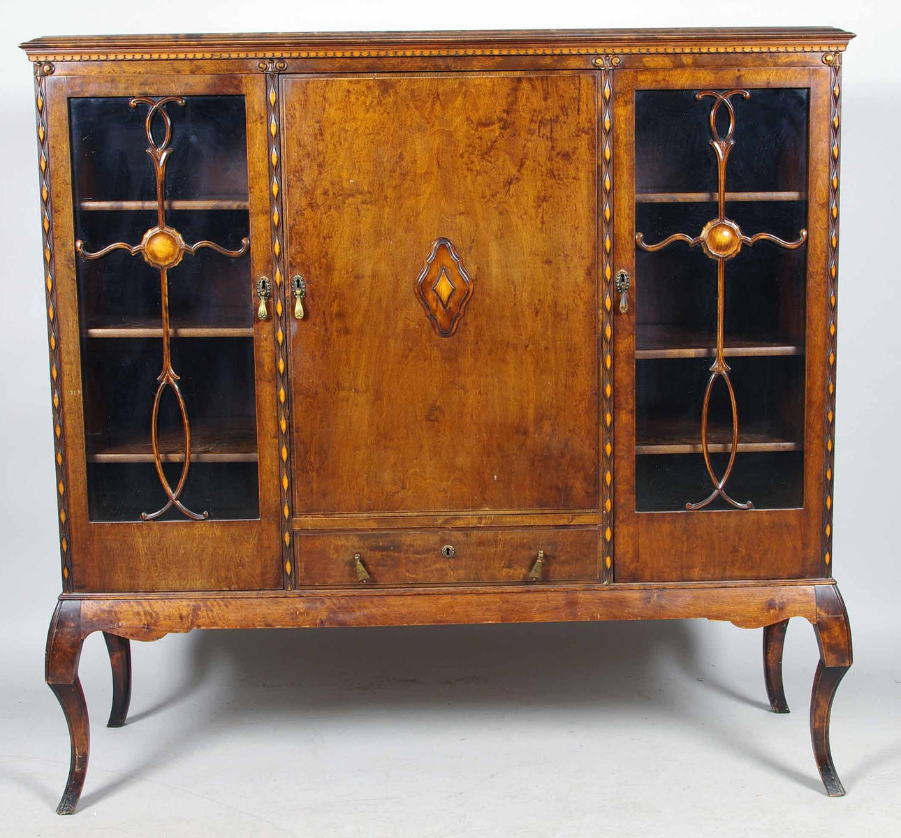 SKÅP MED VITRIN, bonad björk.