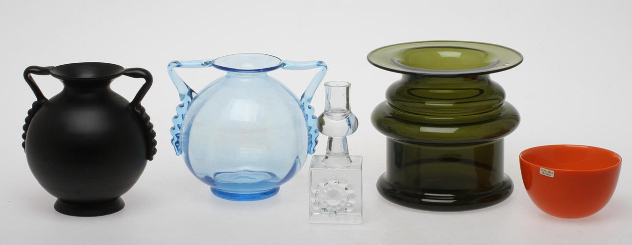 PARTI GLAS, 5 delar, bland annat Timo Sarpaneva, Iittala, Bertil Vallien, Boda-Åfors, 1900.