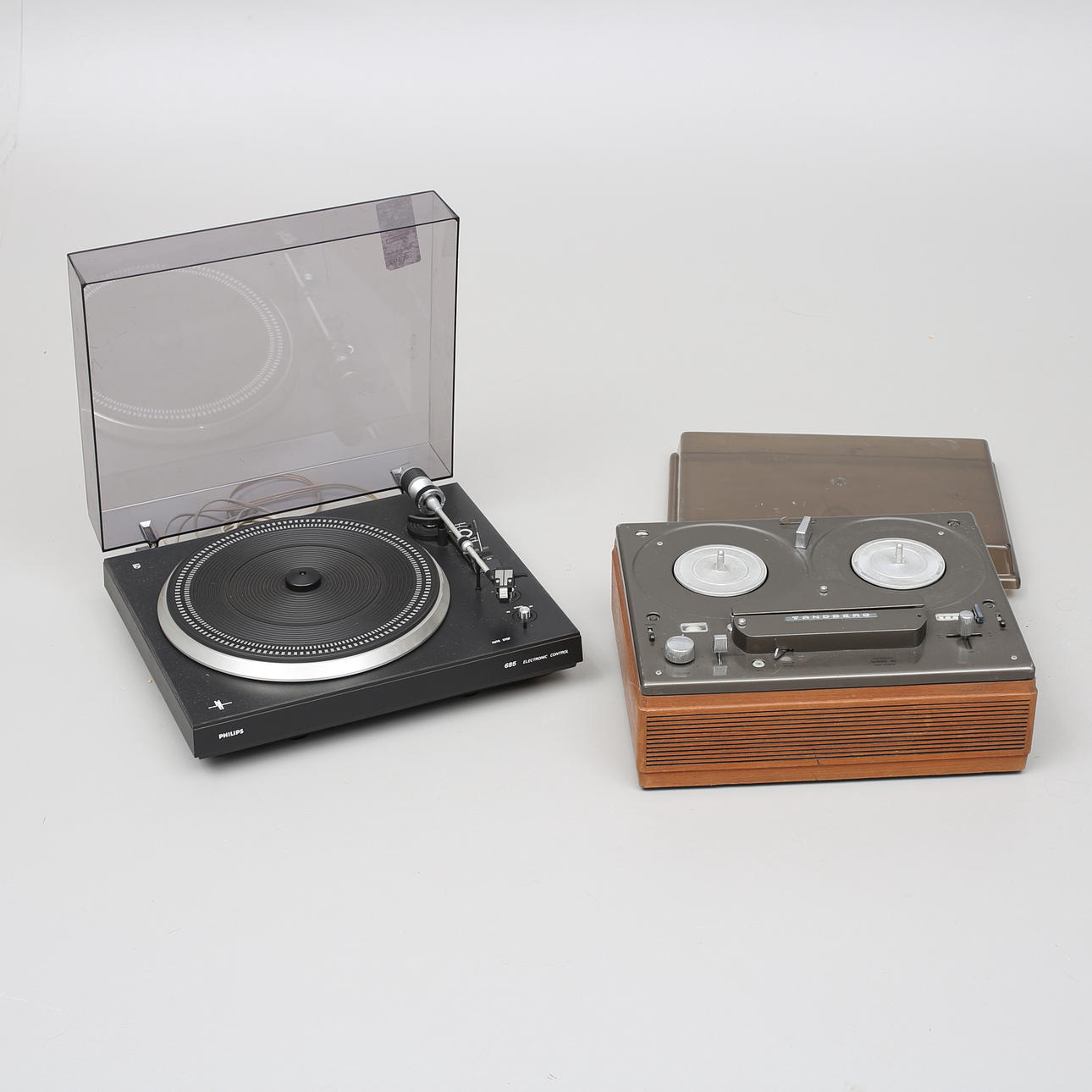 RECORD PLAYER and TAPE PLAYER, Philips 685, Tandberg.