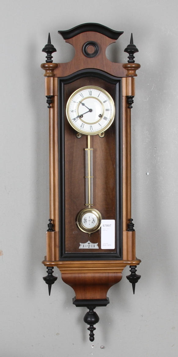 Väggur 1900-talets slut.