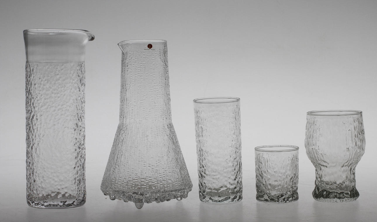 KARAFF, glas, Iittala samt PARTI GLAS, 18 delar, blandade storlekar, 1900-talets andra hälft.