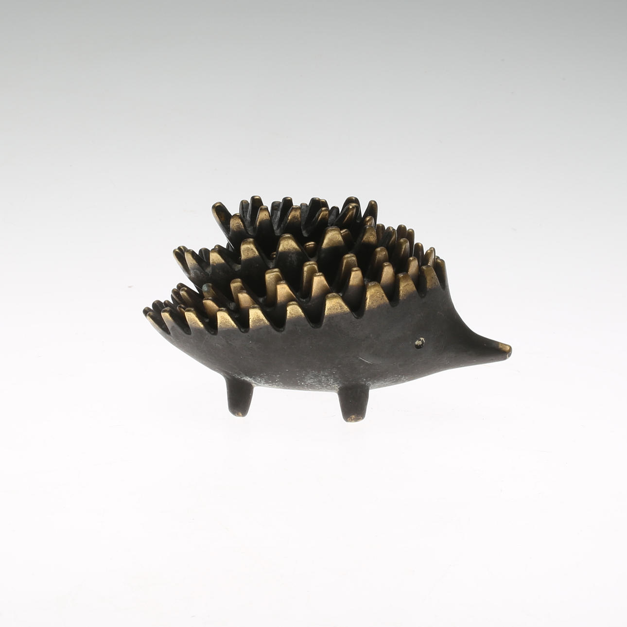 ASCHENBECHER, Igel, Wiener Bronze, Walter Bosse, Österreich.