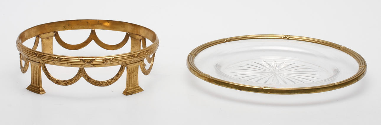 BORDSUPPSATSER, 2 st, mässing och glas, gustaviansk-stil,1800/1900-tal.