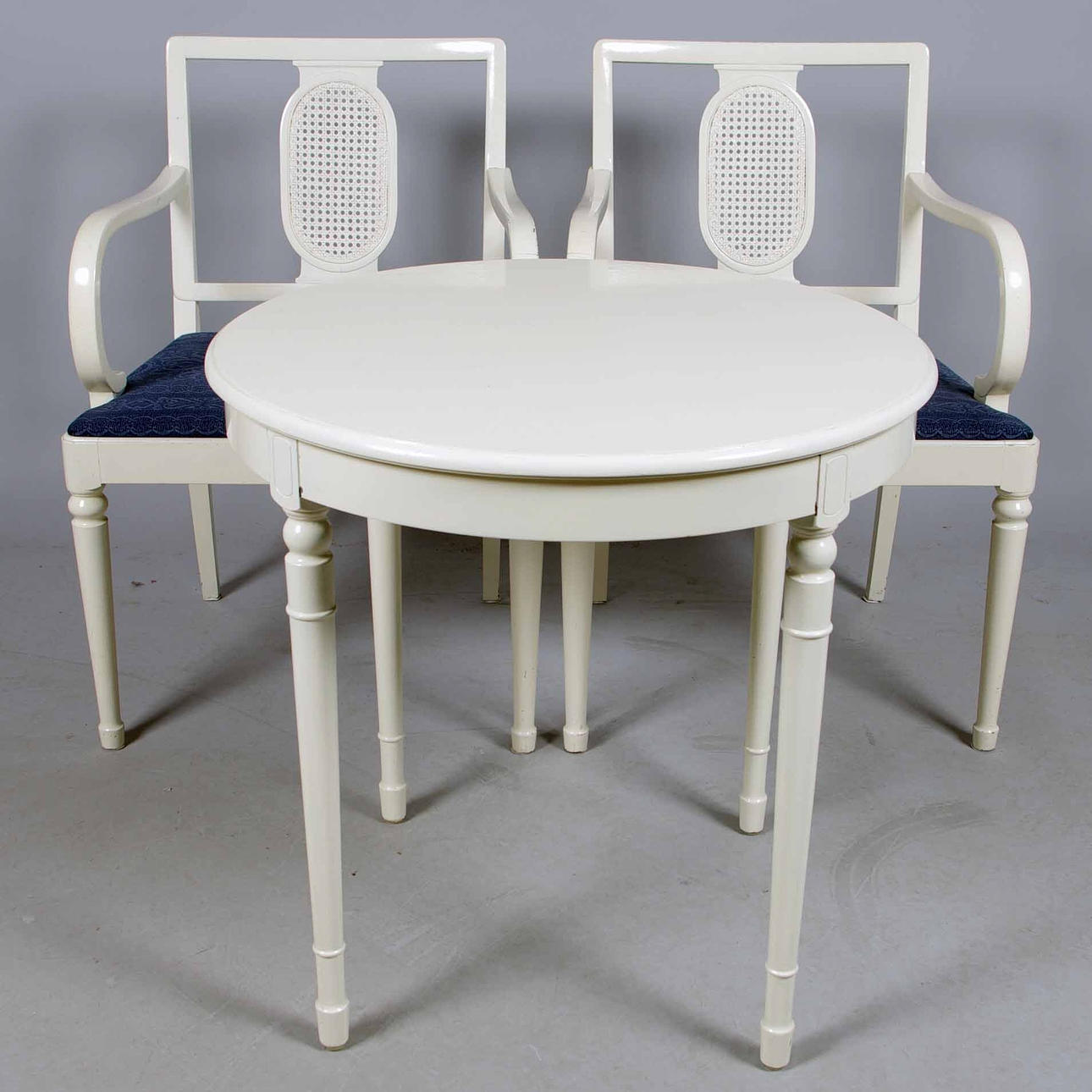 SALONGSGRUPP, vitmålad, tidigt 1900-tal.