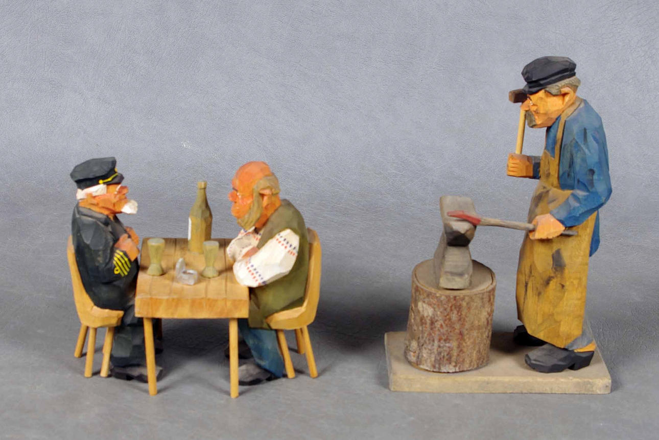 GUNNARSSON. 2 träfigurer.