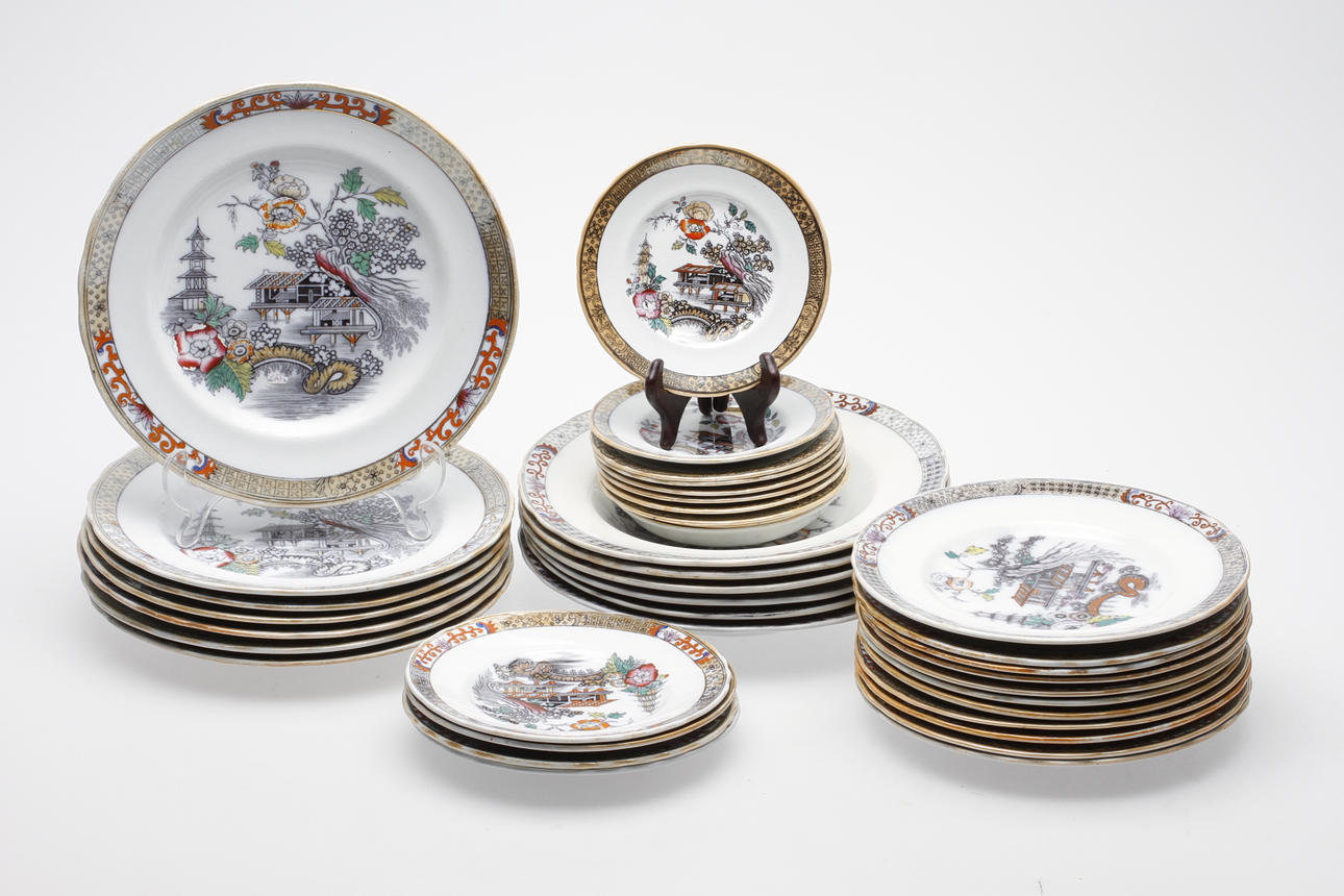 SERVISDELAR, 38 delar, Iron stone China, "Japan", Rörstrand.