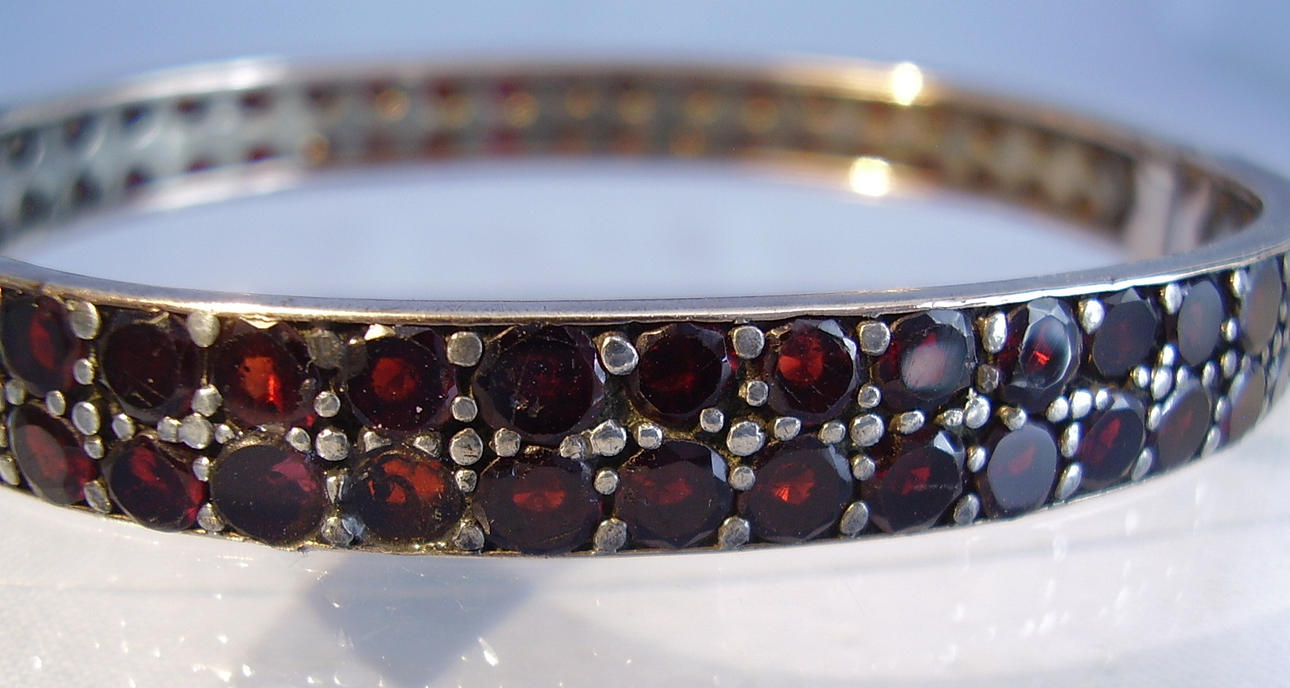 GRANAT ARMREIF ANTIK Böhmen 1850/60.