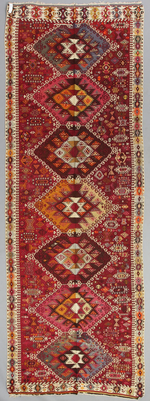 MATTA, Kelim, 1900-talets mitt, central anatolisk. 475 x 176 cm.