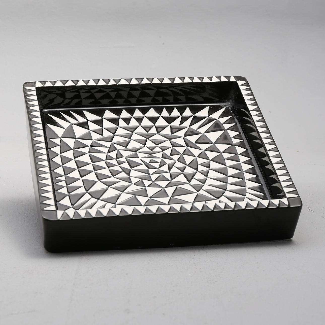 STIG LINDBERG. ASKFAT "Domino", Gustavsberg.