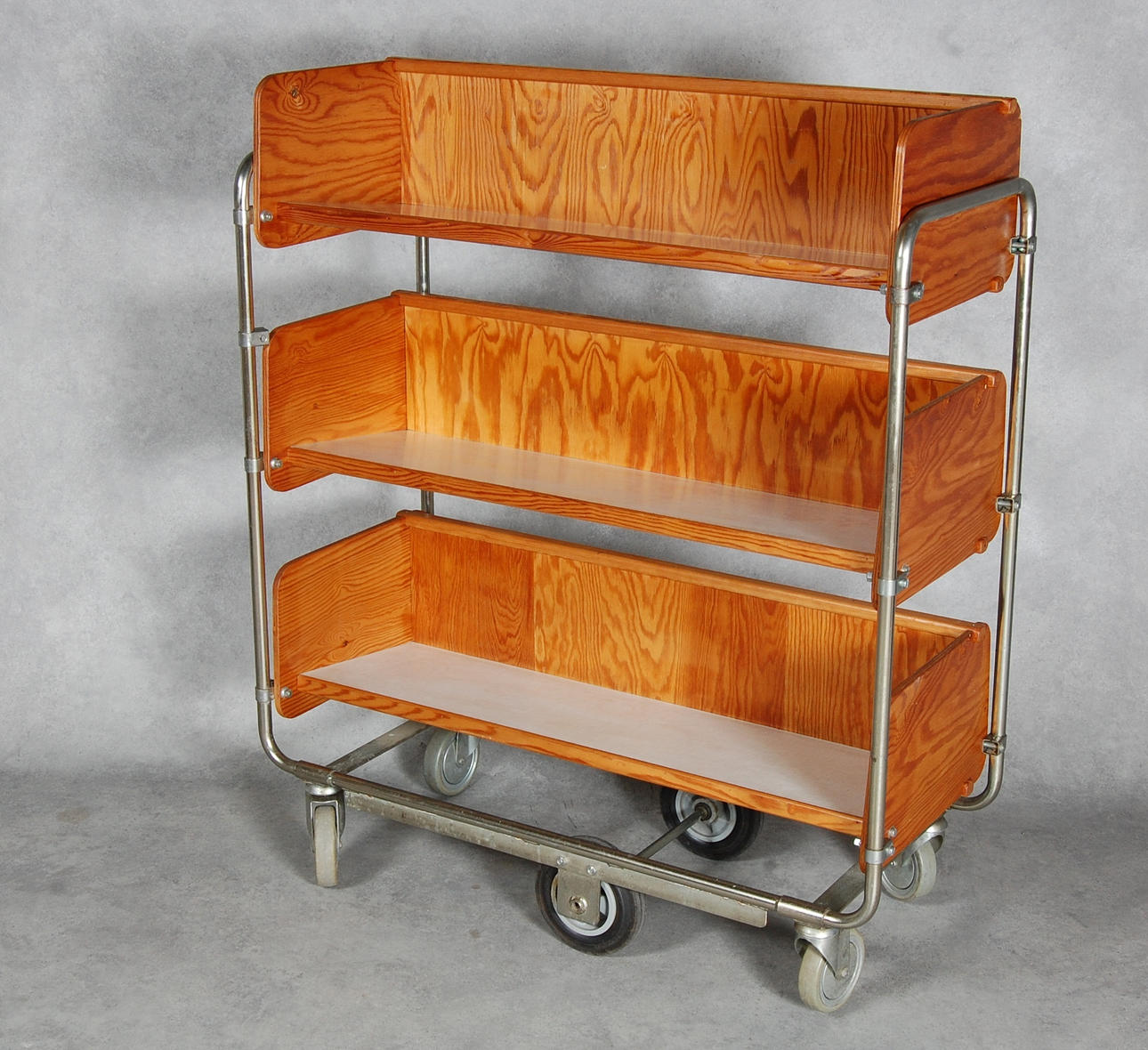 BOKHYLLOR, på hjul, 1960-tal.