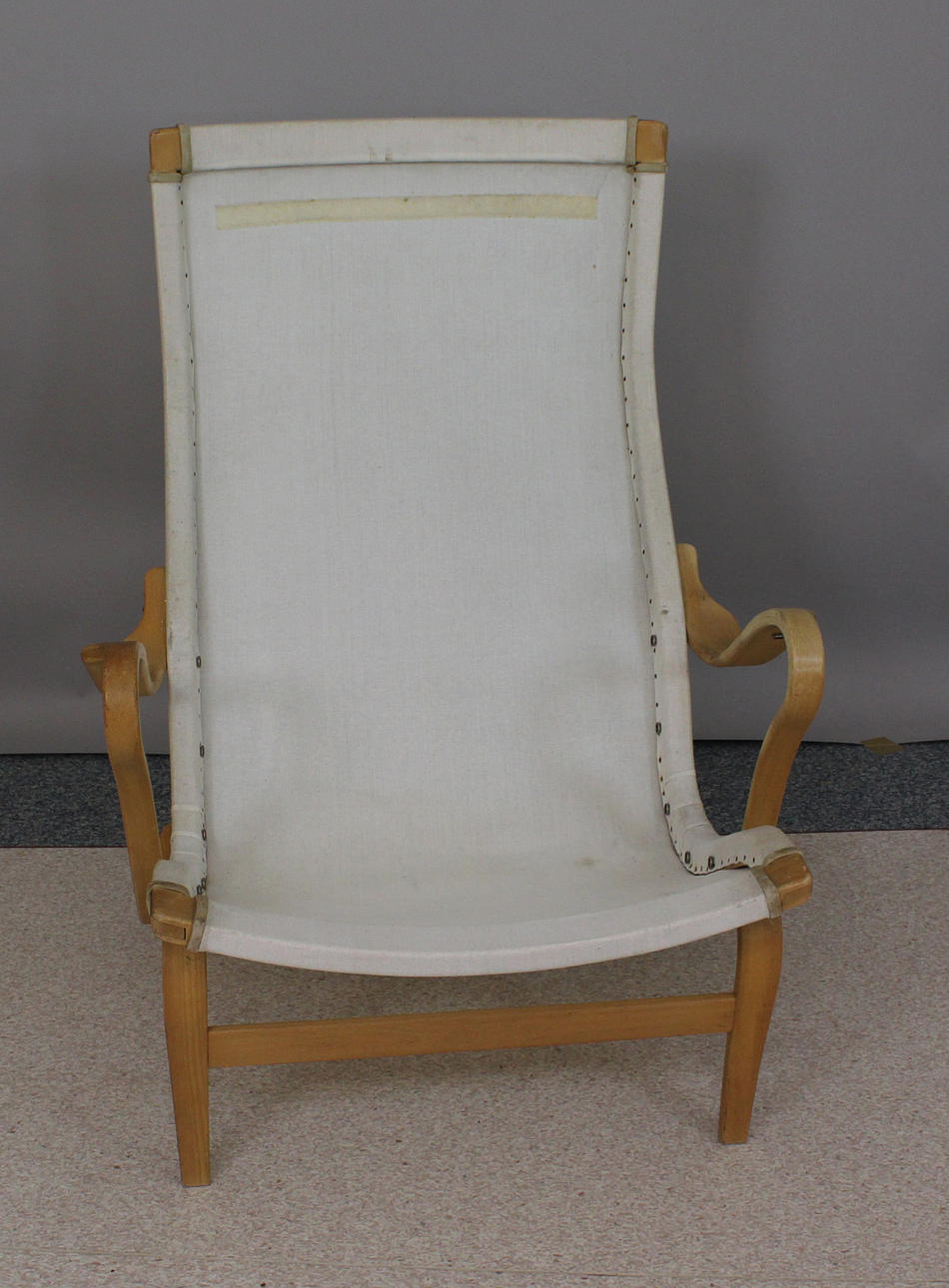 VILSTOL, "Pernilla". Design Bruno Mathsson. Brännmärkt.