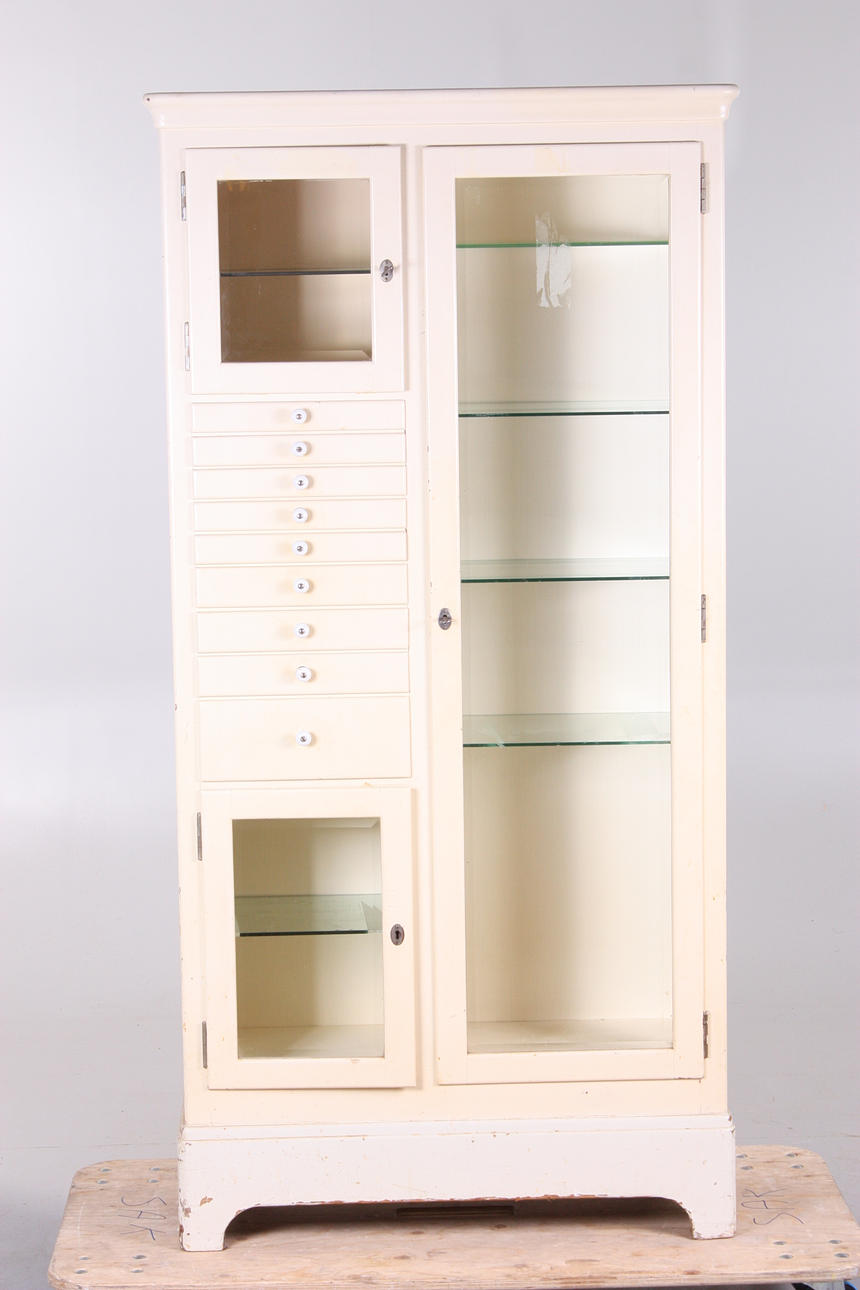 GABINETE DE DENTISTA, 1900.