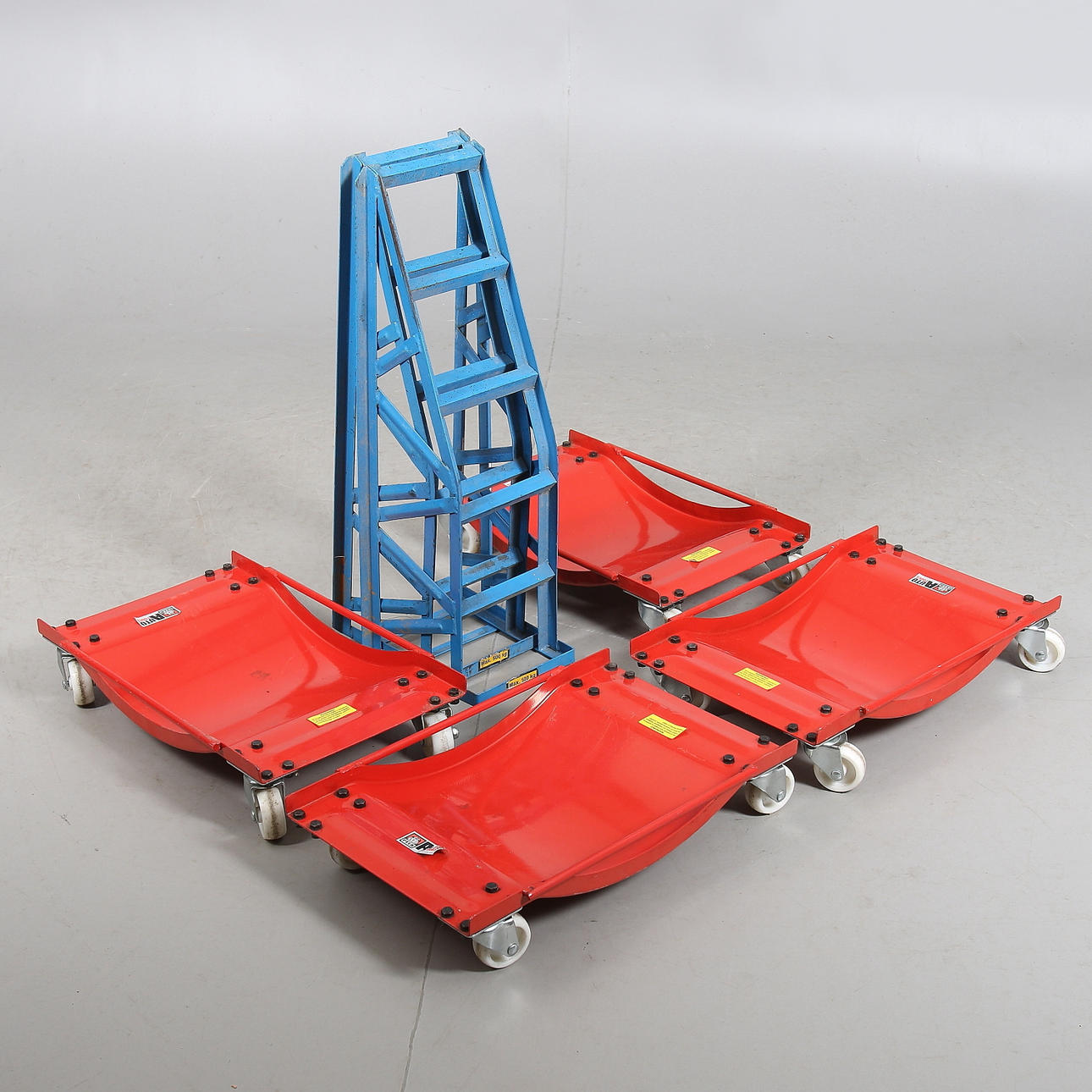 WHEEL DOLLY, 4 pcs. Piles and CAR RAMPS, a couple, Bilteam. 2000s ...