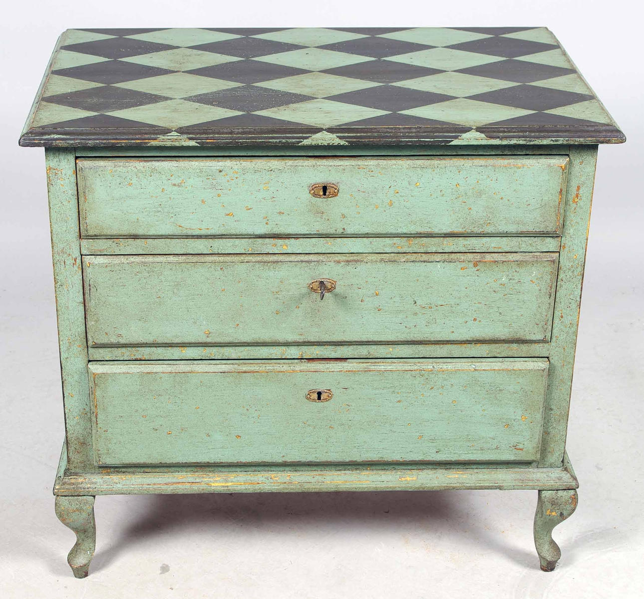 BYRÅ, 3-lådig, fur, grönmålad med rutmönster.