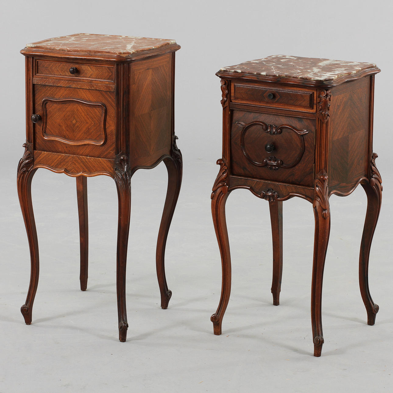 POTTSKÅP, 2 st, rokokostil, 1900-tal.