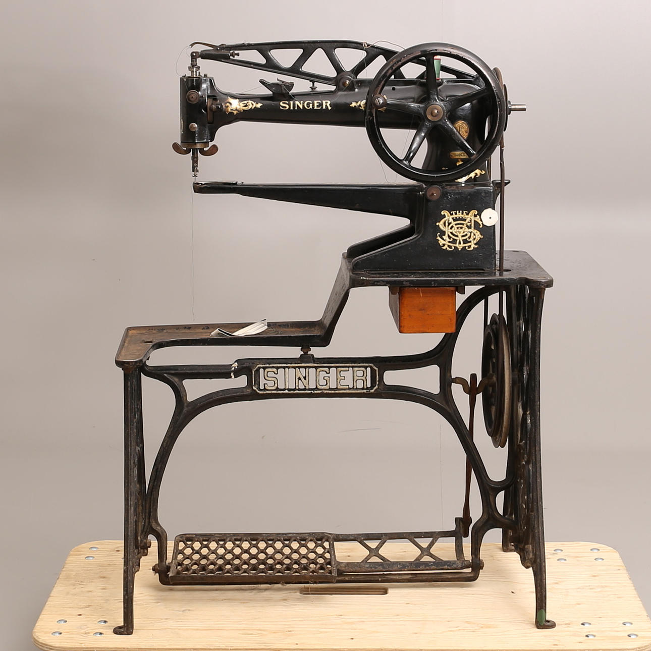 SYMASKIN, Sk. Skomakarsymaskin, Singer.